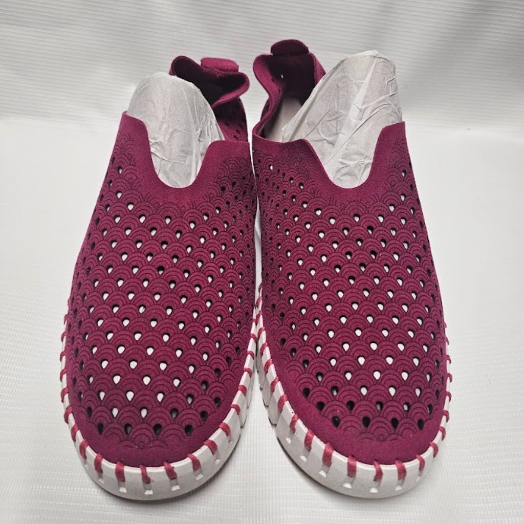 Ilse Jacobsen Tulip 139 Perforated Slip-On Sneaker Women Raspberry